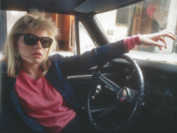 old-school-fools:Debbie Harry in New York City, 1977