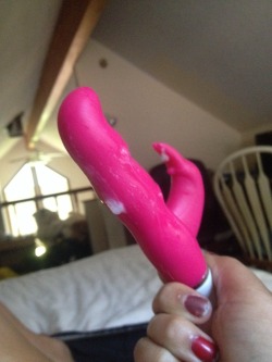 shy-cum-slut:  Fun with my new toy