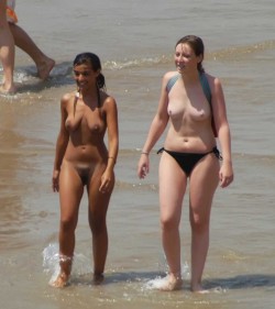 fuckingsexyindians:  An Indian nude in public? Quite a rare sight