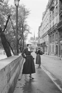 thefashioncomplex:  Dior Autumn/Winter 1953 Haute Couture collection,