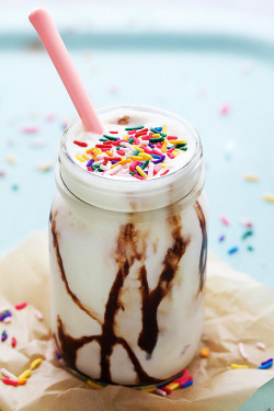 do-not-touch-my-food:    Cake Batter Smoothie   