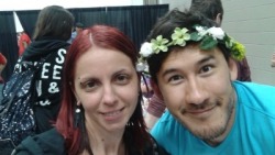 septicplier:  HERE’S THE PICTURE OF MARK WEARING A FLOWER CROWN