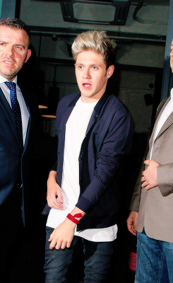 blamestyles:  Niall attending a photocall to launch the David