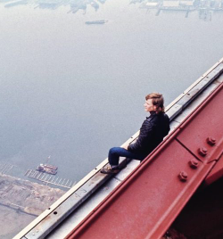 thegoodfilms:  Philippe Petit on the roof of the World Trade