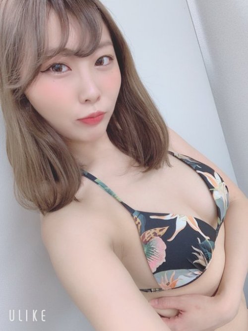 tokyobikiniline:  http://tokyobikiniline.club/tag/onikuarichan