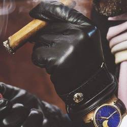 dutchbear74:Gloves & Cigar