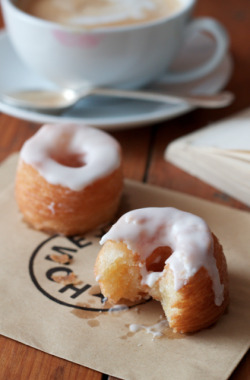 thecakebar:  Cracking the recipe for Cronuts (copycat recipe!)