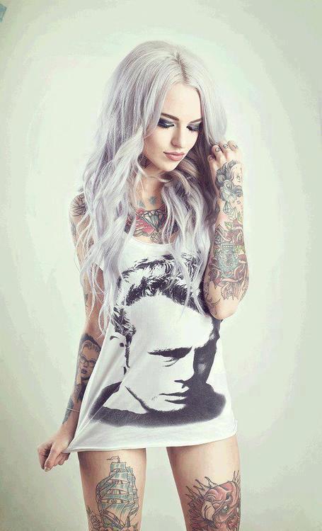 tatooed-girls-rev-my-engine:  tatooed-girls-rev-my-engine 
