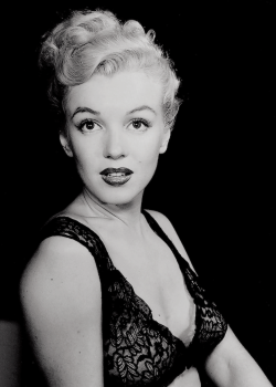 missmonroes:  Marilyn Monroe photographed by Ed Clark, 1950.