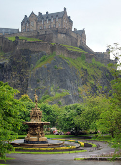 allthingseurope:  Edinburgh Castle (by Jeffrey B.) 