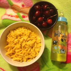 littleprincesskaty:  Mac & cheese, cherries and juice c: