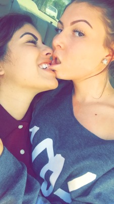 lovegaygirls:  B A B Y G I R L(submitted)