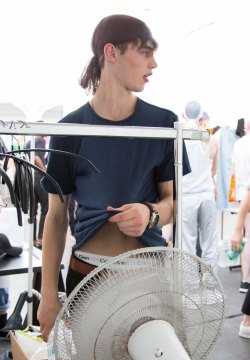 christos:    Kit Butler – Backstage at Andrea Crews SS17  