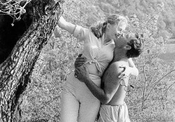 gatabella:Anita Ekberg with her husband Anthony Steel, c.1956