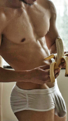 vpl-bulge-cock:  The banana looks yummy too!