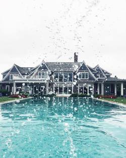 collagevintage:  Splash In The Hamptons 💦👌🏻 #revolve