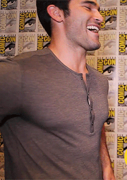 zacefronsbf:Tyler Hoechlin at the 2016 Comic-Con