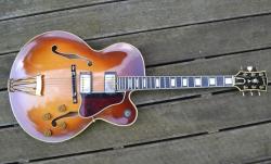 guitar-porn:  1968 Gibson Byrdland. “My ‘68 sunburst Gibson