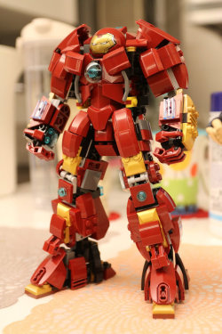 pimpmybricks:  Hulkbuster UCS by Bricksbaby http://flic.kr/p/sBi9h3