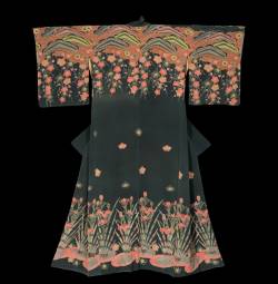 thekimonogallery:  Bingata Kimono. Meiji period (1867-1911),