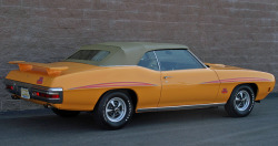 diesuscarspotting:  1970 Pontiac GTO Judge Convertible - Orbit