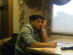 districtmona:  missjessiannette:  brunoamazingmars:  Sleepy Bruno