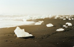 trefoiled:  The Icelandic glacial lake Jökulsárlón by  McSaoul