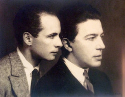 etund:Louis Aragon & Andre Breton, 1924. Photo by Man Ray.