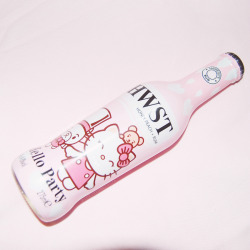 pinkcaramelcorn:  Honey Peach + Rum 🍑 | ig: @shinsungkim |