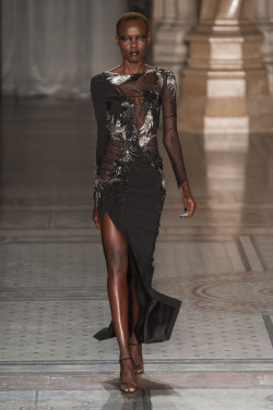 lelaid:  Grace Bol at Julien Macdonald F/W 2014   