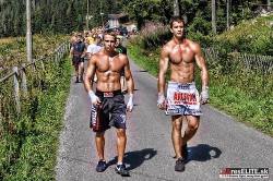 diggin-that-dude:  Bulge Runners 