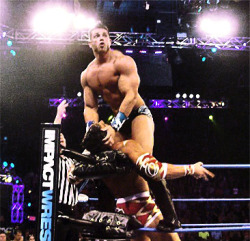 musclemorpher:  My favorite wrestling move is when Brian Cage