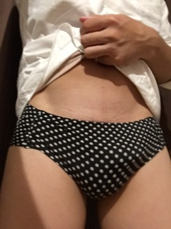 mypantybulgeproject:  In work panties