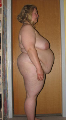 fatluvrarchie:  fettliebhaber10:  This fat danish girl fattened