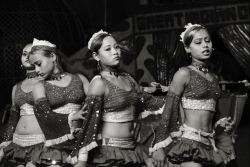 sisterwolf:  Indian Circus Girls