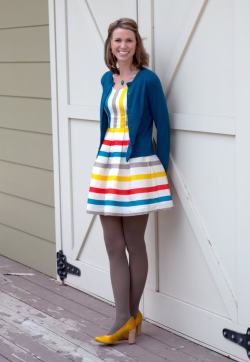 tightsobsession:  Striped dress with tan tights and yellow heels.