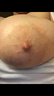 kinkygirl2133:  Who wants to suck my nipple