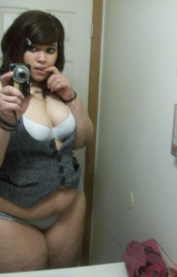 big-ass-selfie:  Name: Michelle Looking for: Date Pictures: 32