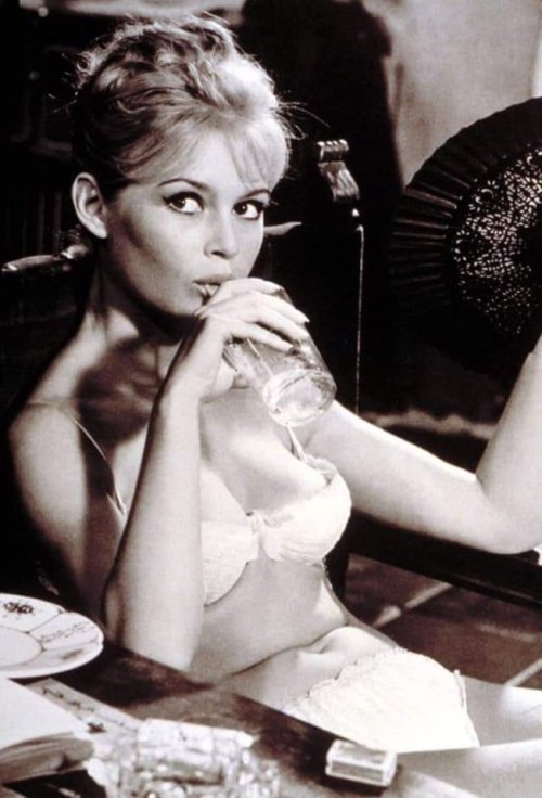 Brigitte Bardothttps://painted-face.com/