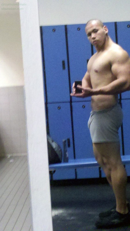 thecircumcisedmaleobsession:  25 year old straight guy from San Jose, CA Check out those killer biceps and pecs!!! <3.