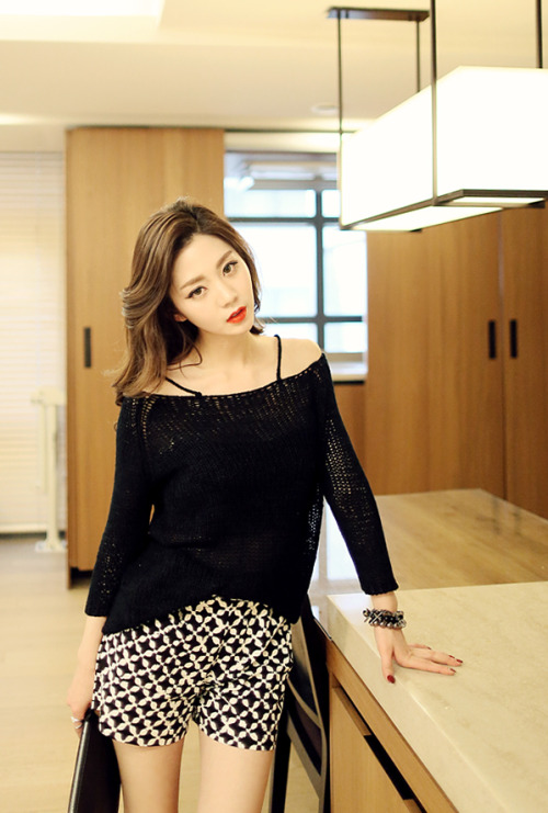 korean-dreams-girls:  Lee Chae Eun - April 10, 2015 3rd Set