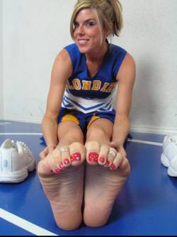 flipside33:cheerleader feet