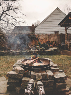 zoeirisgeorgiou:gloomy evenings.