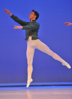 allofthelycra:  mrdanceartist:  Liam Gerlitz: National Ballet