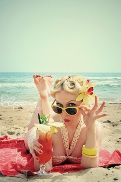 alternative-pinup:  Alternative Pin Up