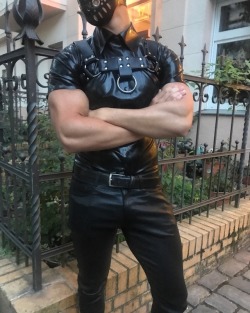 rubbertwunk:  Kneel boy 😈