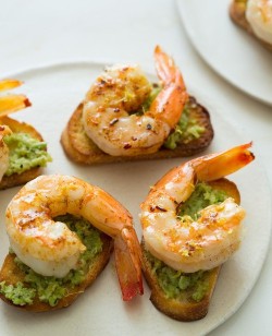 in-my-mouth:  Favetta Crostinis topped with Smoky Sautéed Shrimp