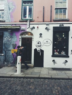 eyeforireland:  I love how Dublin is an old yet young city. 