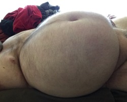 sfgutmuscle:  Buffets are beautiful  That&rsquo;s a beautifully unapologetic monster of a gut and I love it.