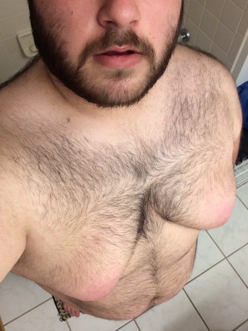 never-fat-enough:  Hezh sho kewt!!!!!!!!!!  Awesome moobs? Check.Nice belly? Check plus potentially more.Handsome face? Check! Such is the cruelty of the internet. I get to see the perfect man and yet am denied touching him by a wall of thin glass…